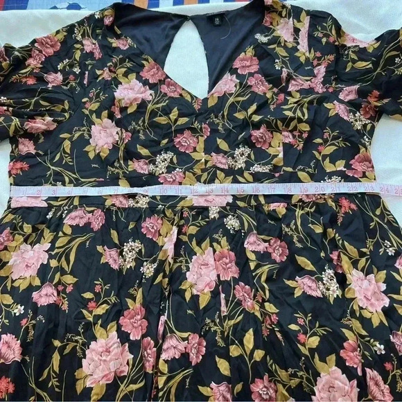 torrid WALK THROUGH MAXI DRESS - STRETCH CHALLIS BLACK‎ FLORAL Size 28 - Picture 8 of 12